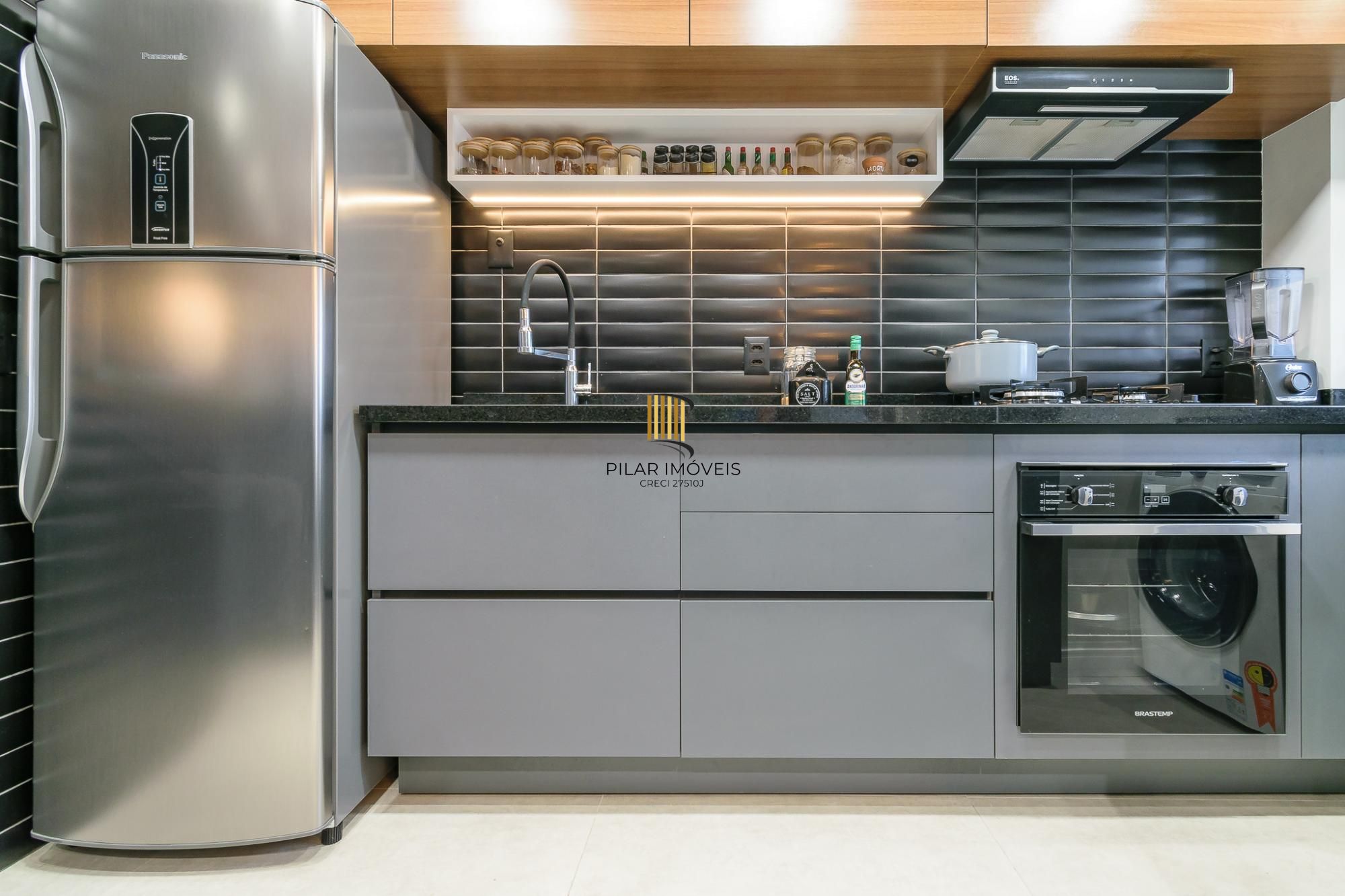 Apartamento com 2 dormitórios, 75m2 à venda no bairro farropilha