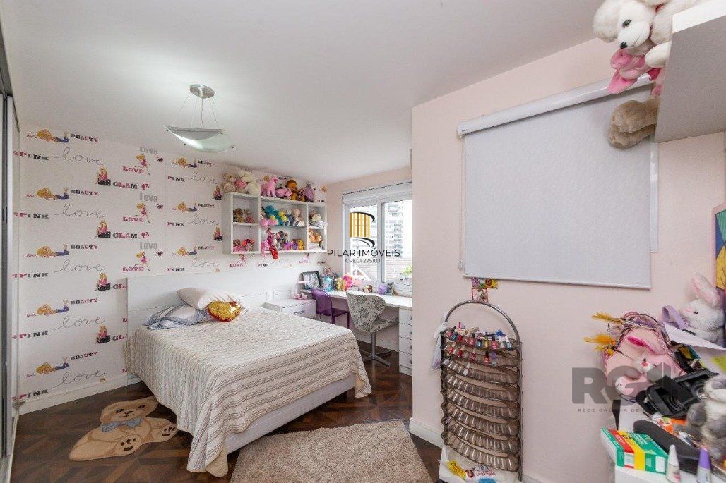 vende exelente casa com 442m² , 4 dormitórios Suíte, garagem para 4 carros