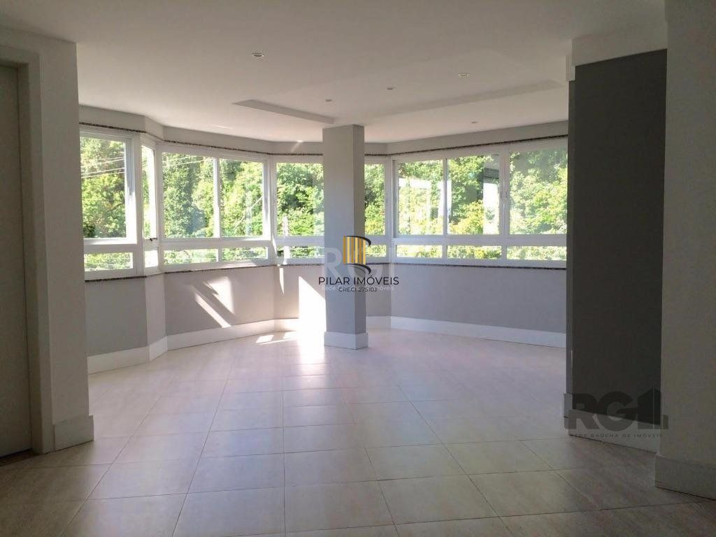 Vende prédio com 3 apartamentos, 9 dormitórios, 3 suíte, 3 salas amplas com churrasqueira, box 6 vaga coberta, 479 m² por R$ 1.200,000,00- São João - Porto Alegre/RS
