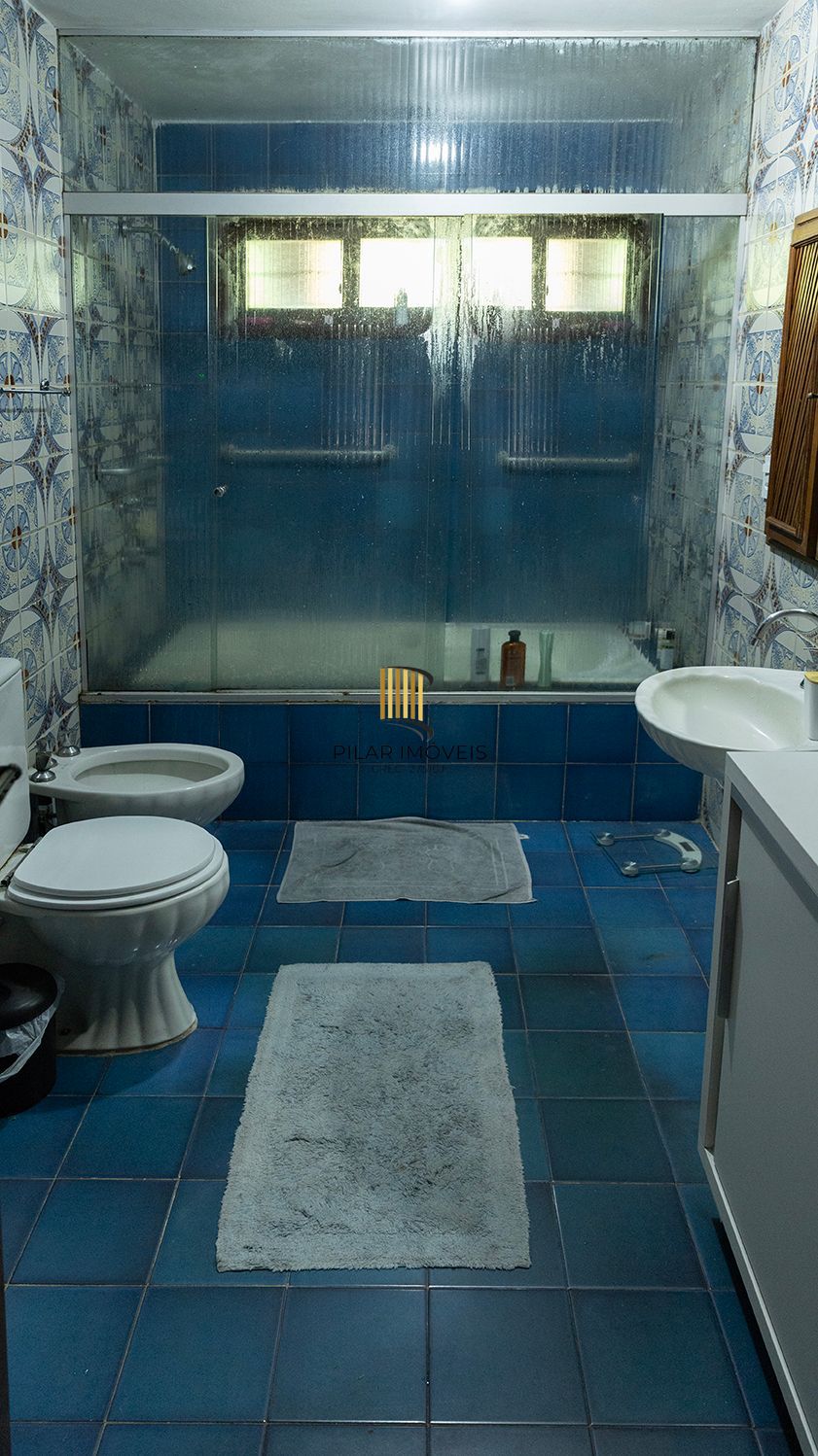 Casa 3 dormitórios no bairro Ipanema