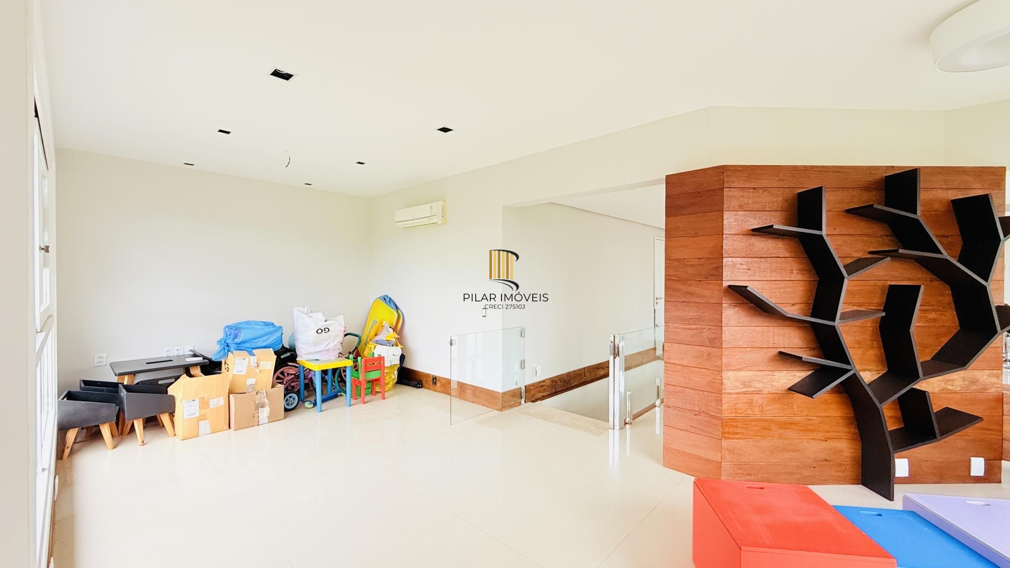 Cobertura Duplex de 318m com Piscina Privativa, Energia Solar e Vista Panorâmica