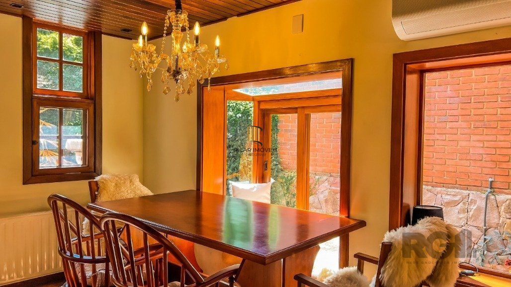 Casa Residencial para Comprar no centro de Gramado