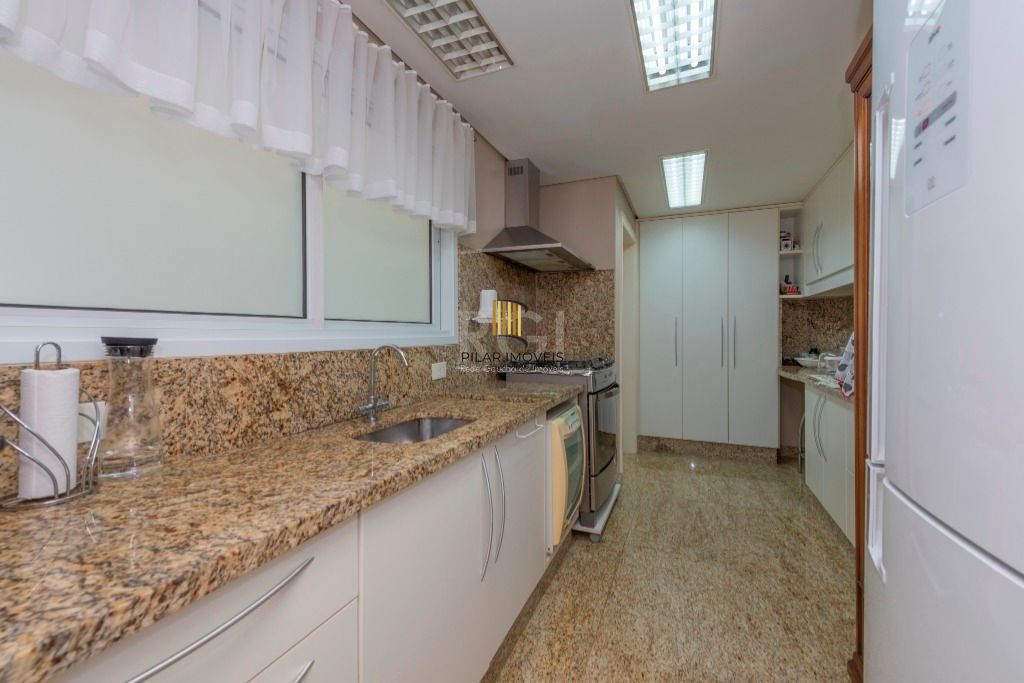 Casa para comprar Com 4 dormitórios , 431 m²- Três Figueiras - Porto Alegre/RS