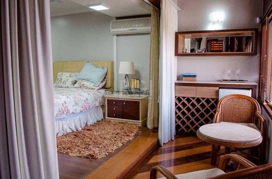 Casa com 5 dormitórios, 550 m² - para Comprar  -Vila Jardim - Porto Alegre/RS