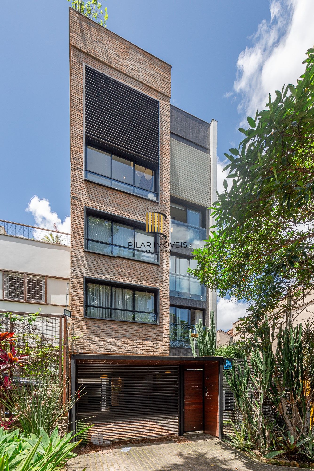 Cobertura com 115m² e 2 dormitórios, 2 suítes, 1 vaga