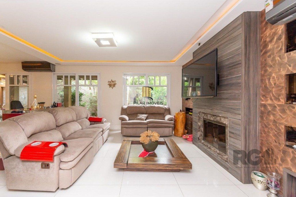 vende exelente casa com 442m² , 4 dormitórios Suíte, garagem para 4 carros