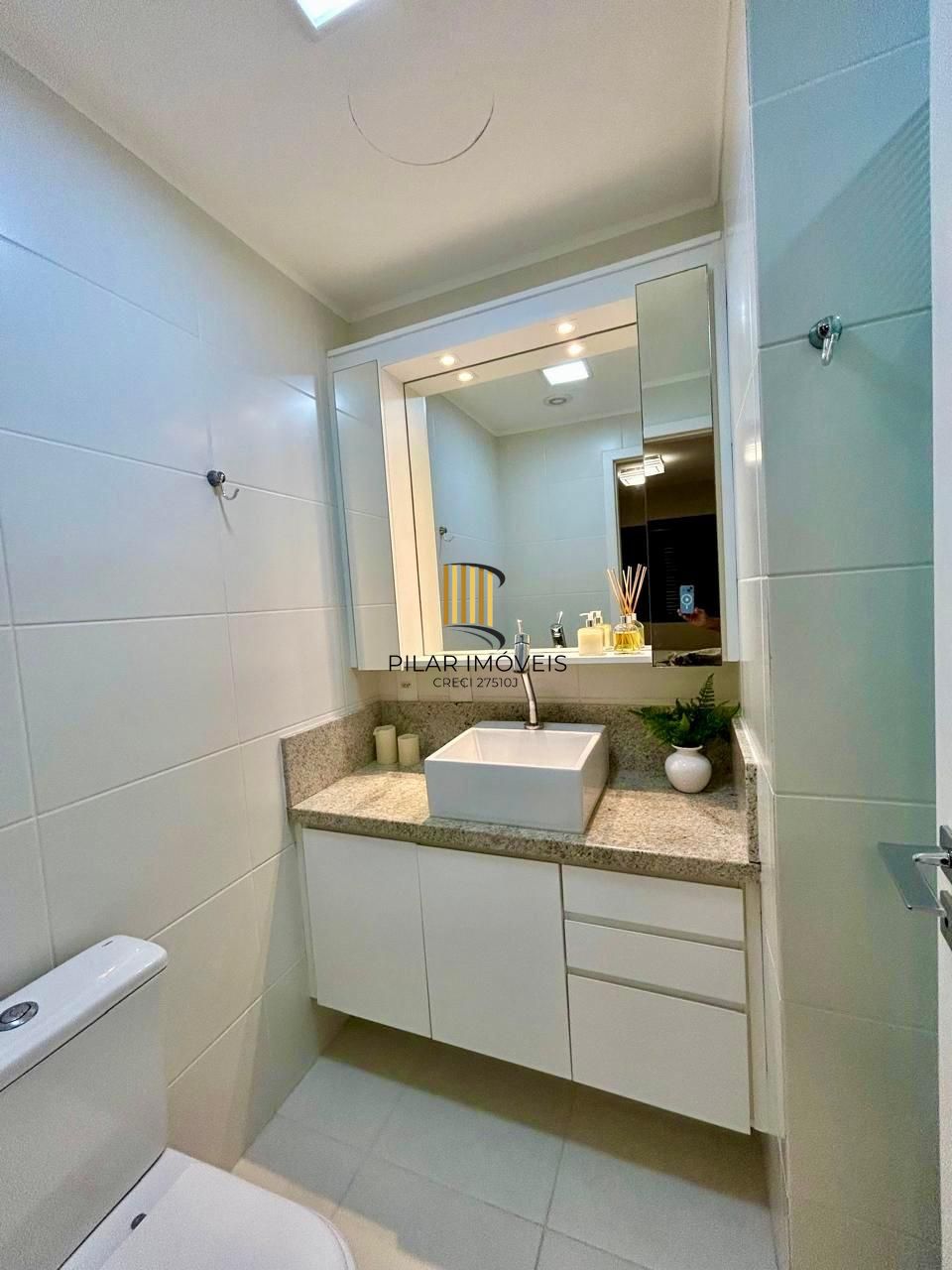 Excelente apartamento mobiliado no bairro Tristeza com 3d para comprar