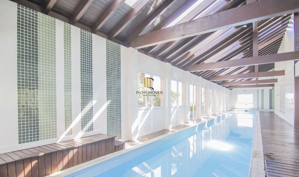 Casa Para Comprar  em condomínio com 5 quartos e 4 vagas no Jardim Botânico