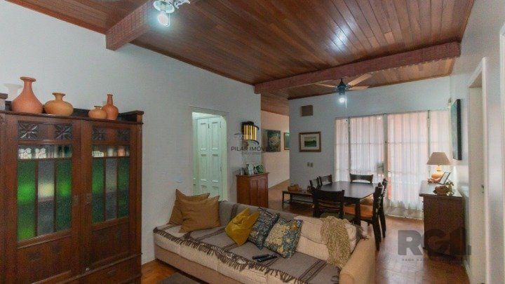 Casa, 1873 M² para Comprar com 4 Dormitórios e 6 Vagas Estacionamento