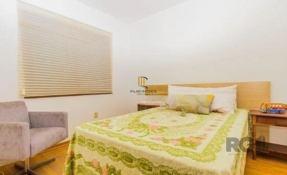 Casa com 7 Quartos e 6 vagas à Venda, 470 m² no Bairro Petrópolis