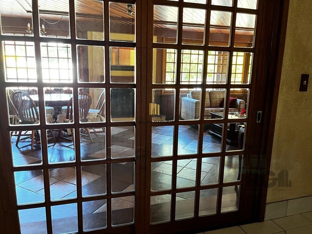 Cobertura duplex com 2 suítes e uma vaga para Comprar em Gramado.