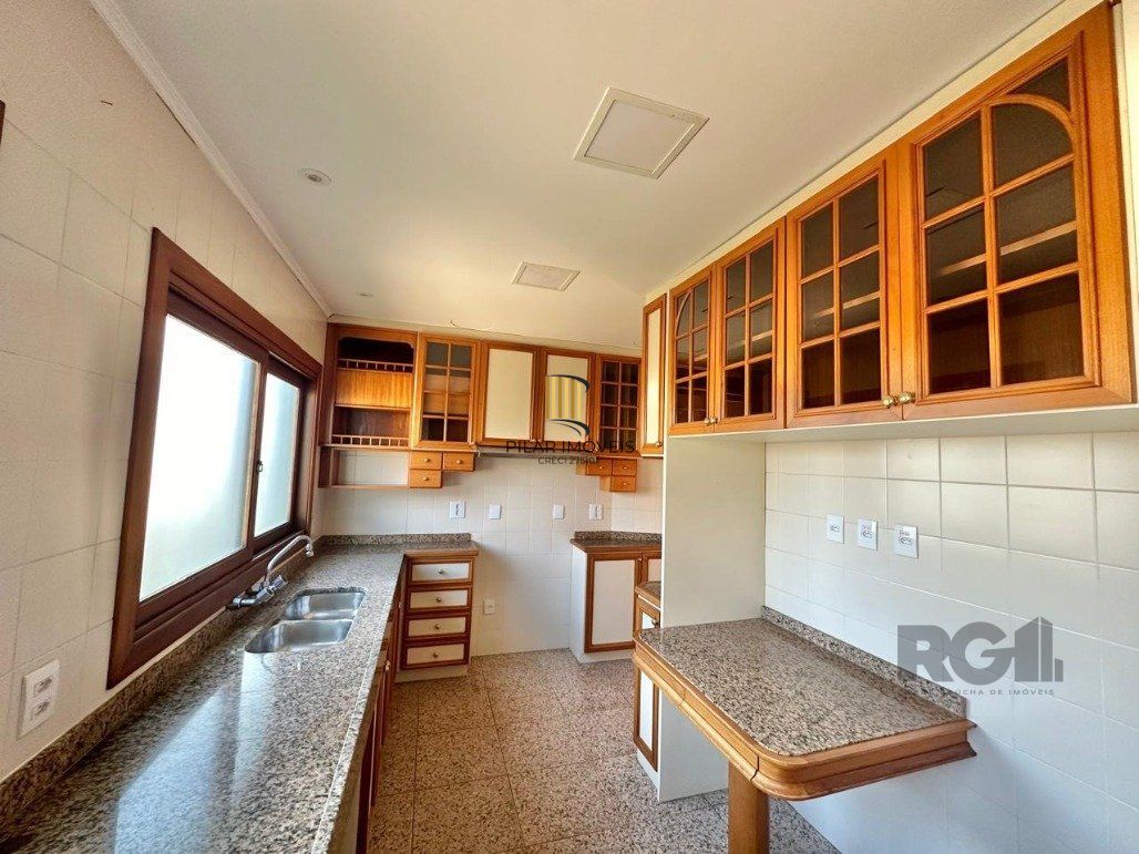 Apartamento com 4 suítes no Bairro Rio Branco semi-mobiliado com vista 360 graus