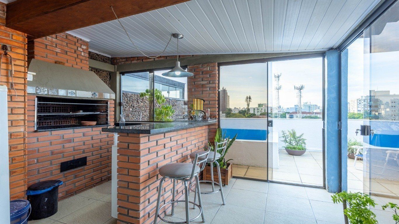 Cobertura com Piscina e Churrasqueira no Petrópolis – 240m² Privativos - Pilar Imóveis