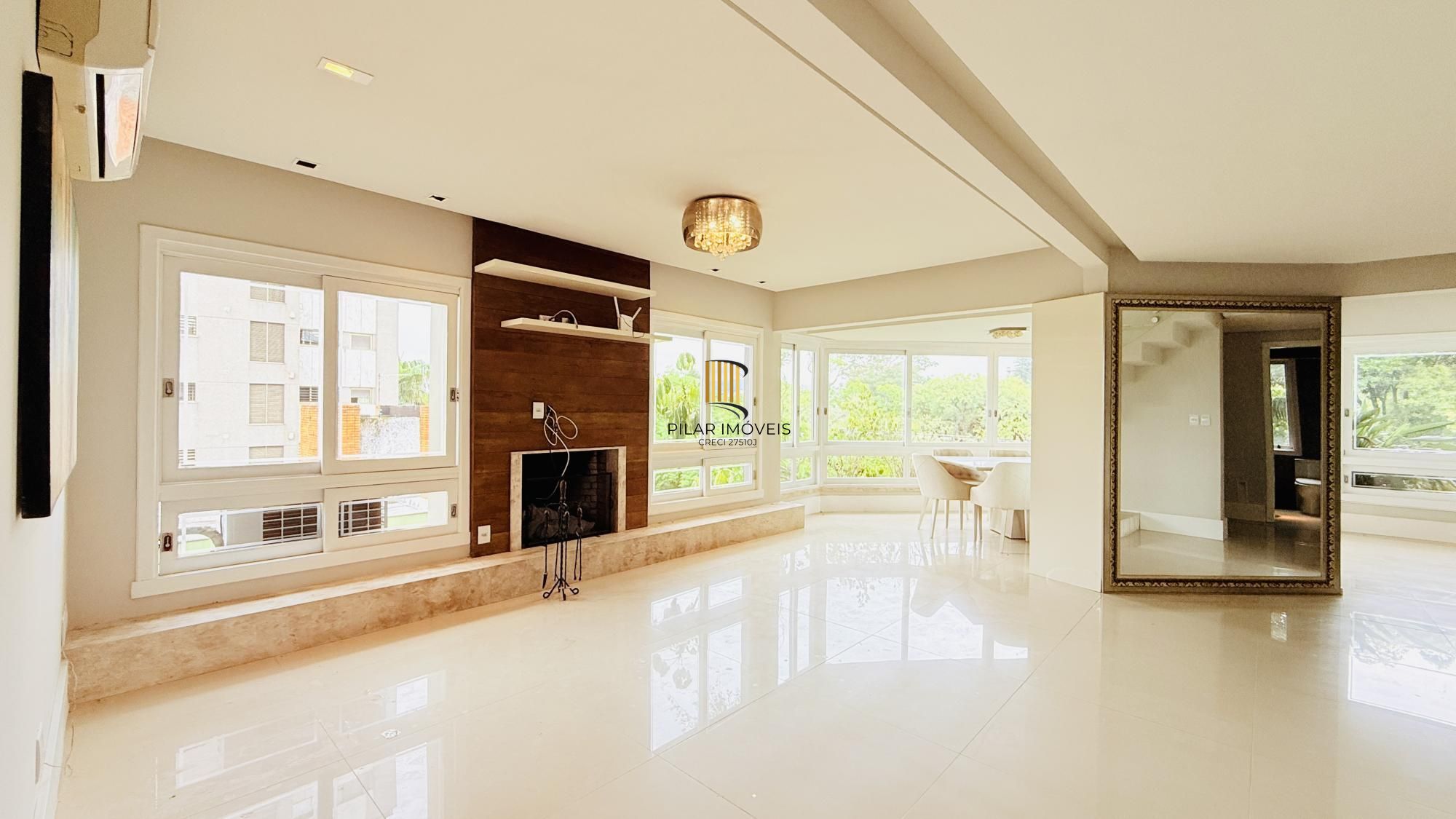 Cobertura Duplex de 318m com Piscina Privativa, Energia Solar e Vista Panorâmica