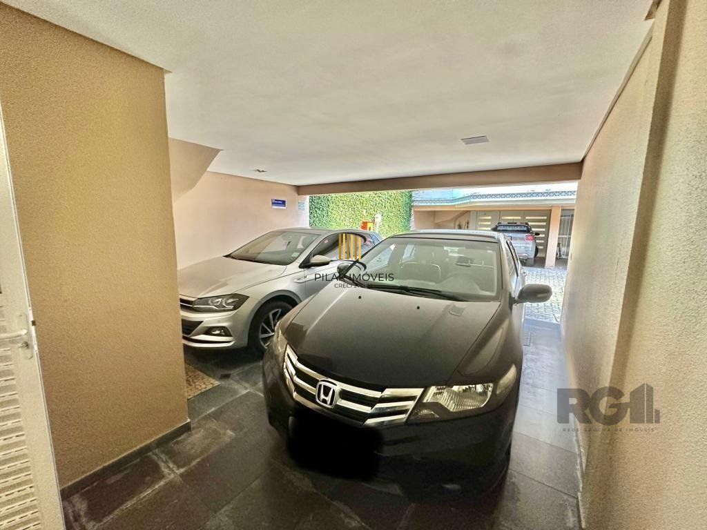 Casa em Condomínio para Comprar no bairro Pedra Redonda com 4 suítes