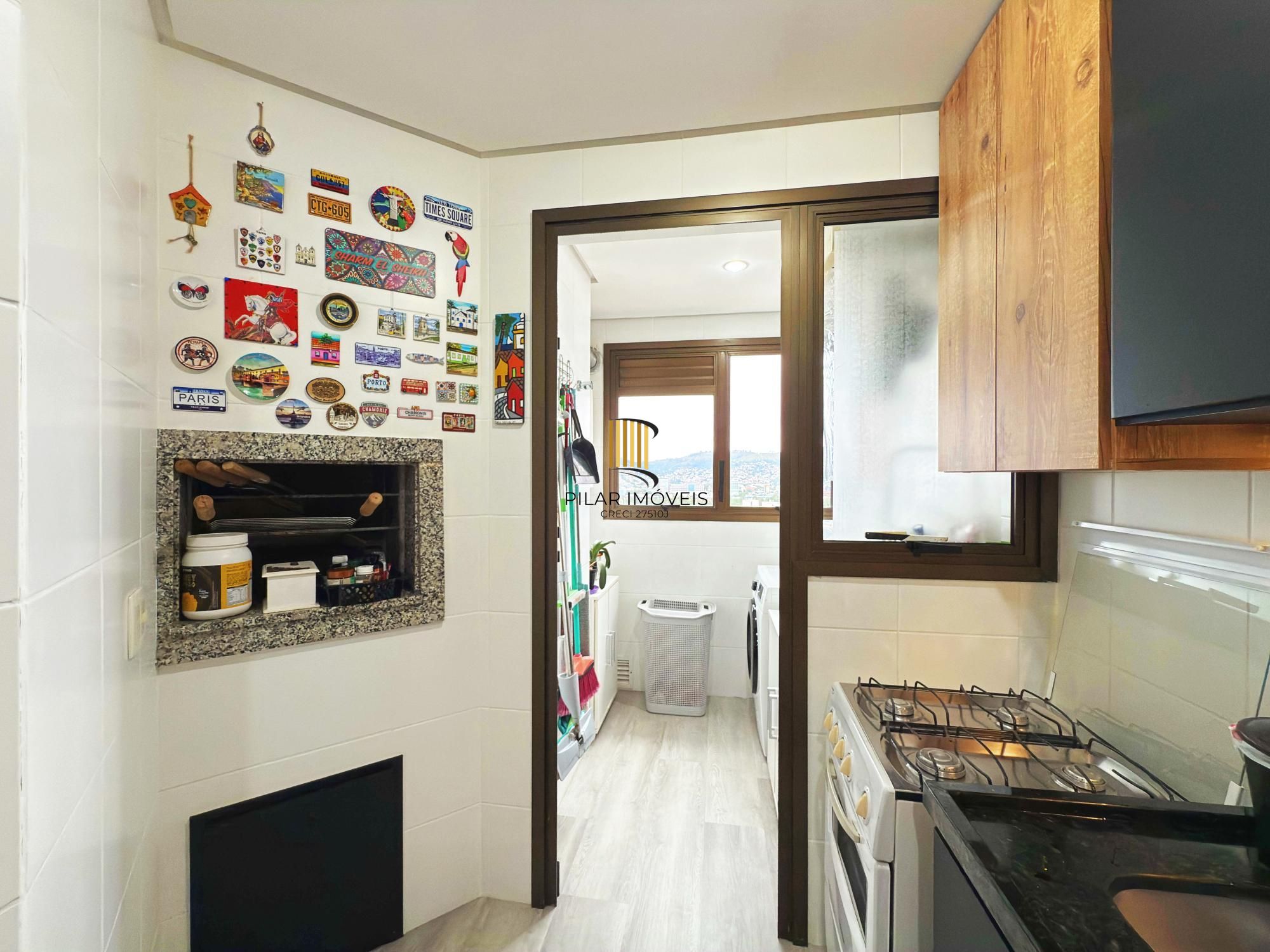 Apartamento 3 Dormitórios com Suíte, Churrasqueira e Excelente Vista Petrópolis