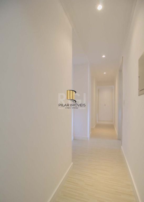 Casa Para Comprar  em condomínio com 5 quartos e 4 vagas no Jardim Botânico