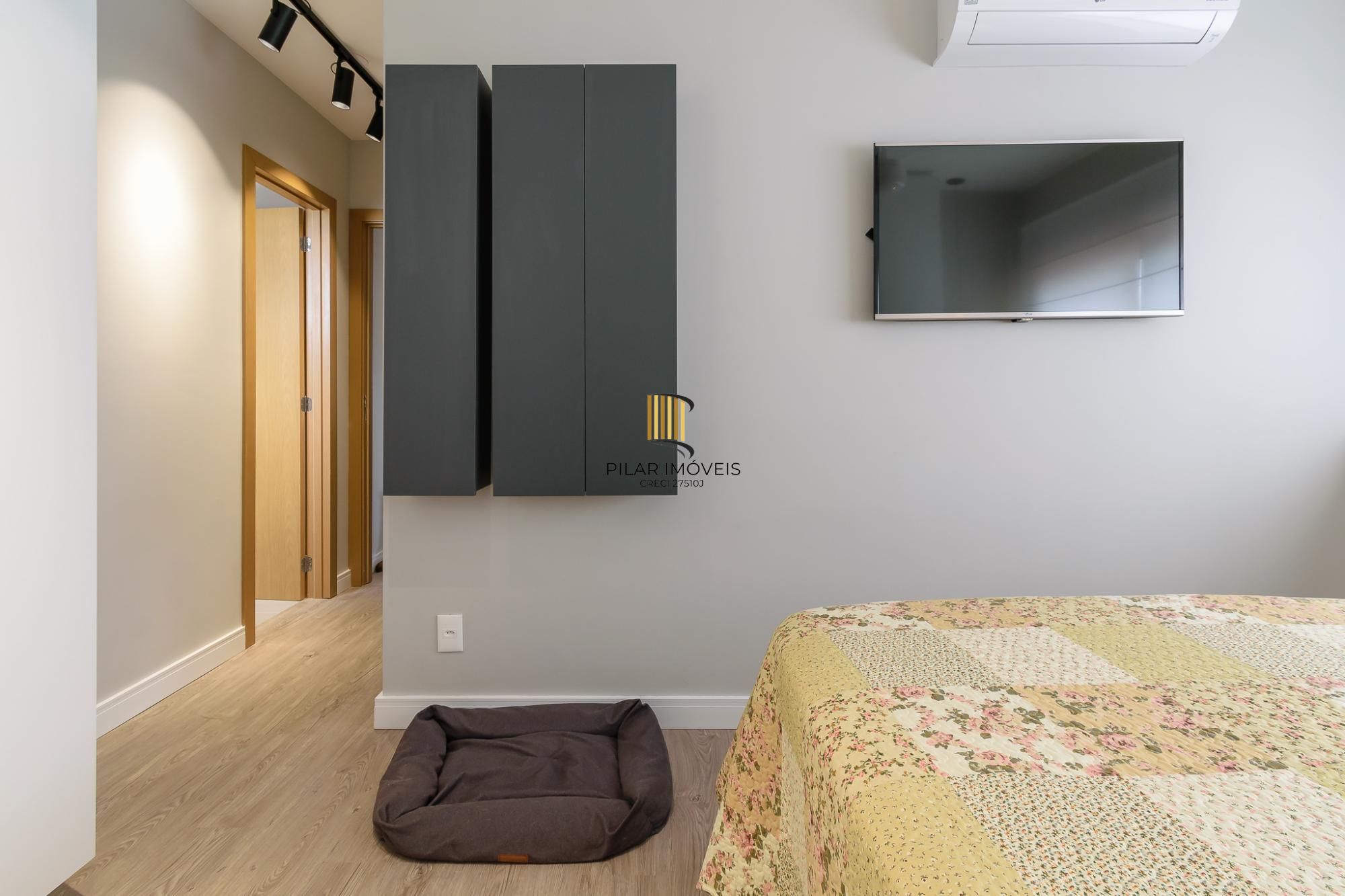 Apartamento com 2 dormitórios, 75m2 à venda no bairro farropilha