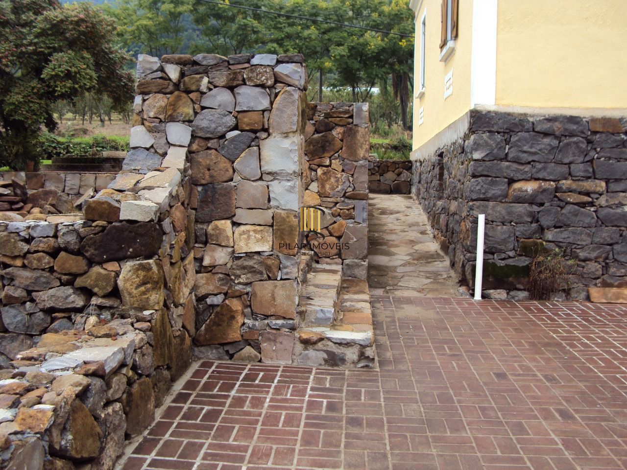Área para comprar com casas Enxaimel em Nova Petrópolis.