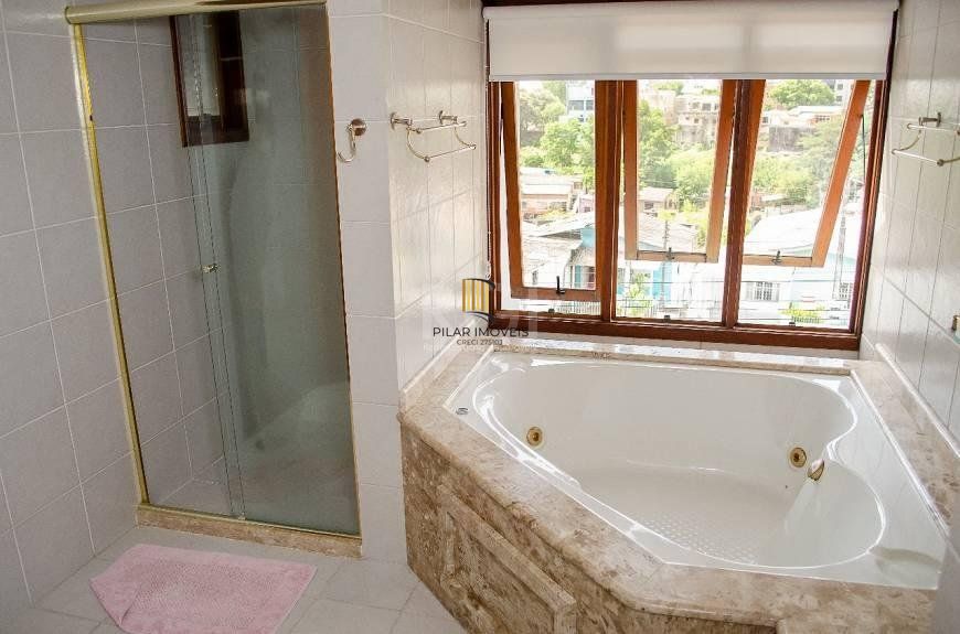 Casa com 5 dormitórios, 550 m² - para Comprar  -Vila Jardim - Porto Alegre/RS