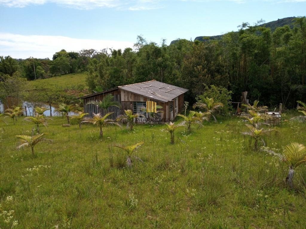 Boletto Imóveis vende Sitio na RS, Com 7 casas, 2 comerciais, excelente local para vários seguimento fácil acesso , rota para gramado, R$3.900,000,00