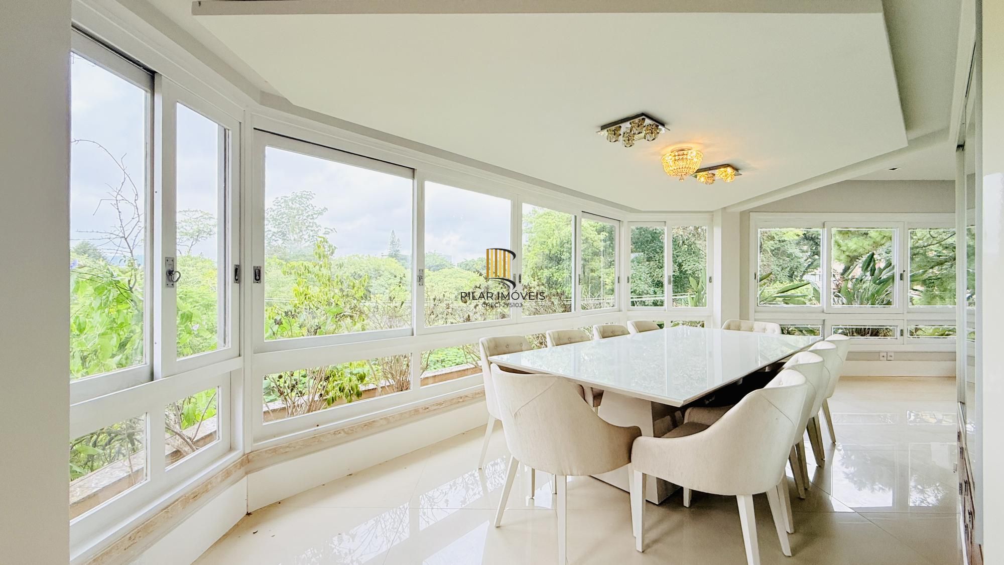 Cobertura Duplex de 318m com Piscina Privativa, Energia Solar e Vista Panorâmica