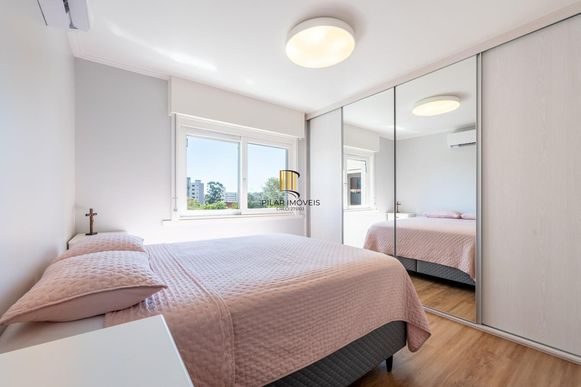Apartamento de 3 dormitórios no bairro Mont'Serrat