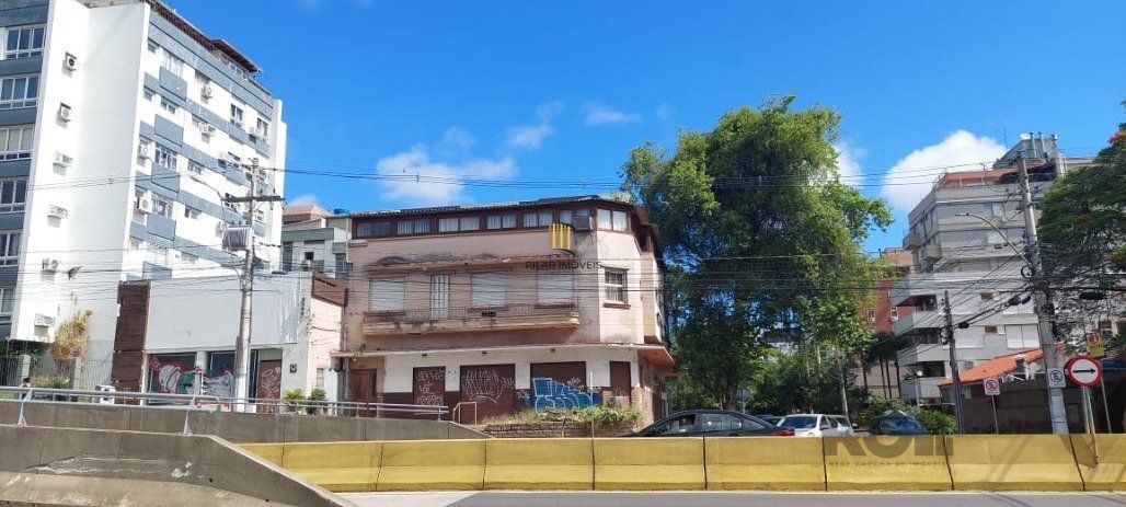 Terreno com Prédio para comprar, esquina da  Von koseritz com Cristóvão Colombo
