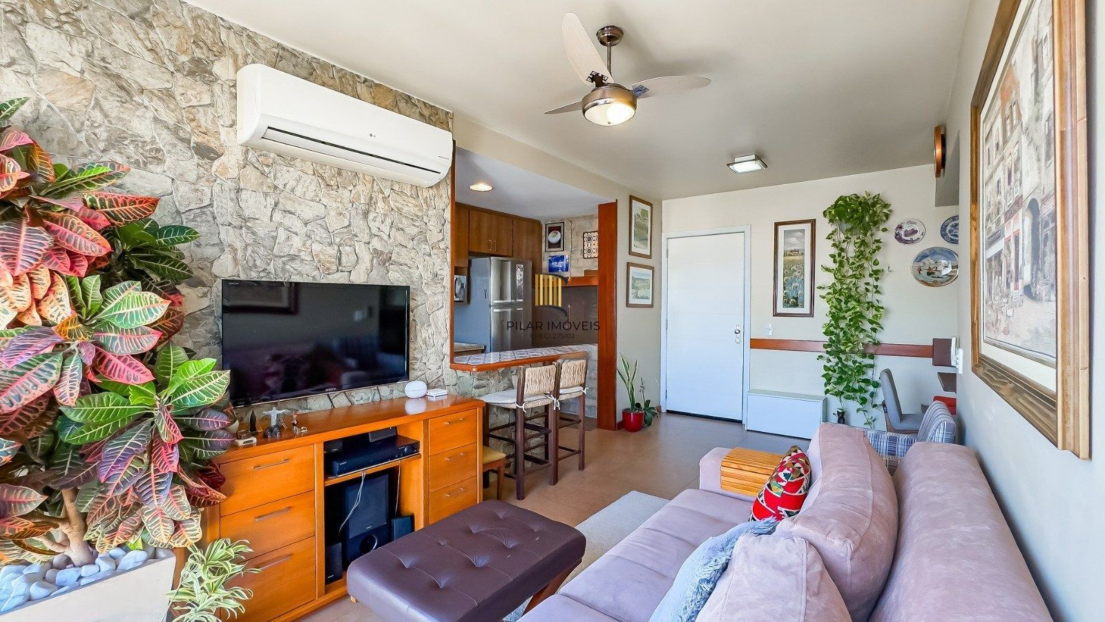 Apartamento totalmente mobiliado com 65m² no bairro Petrópolis!