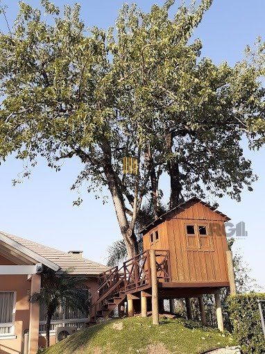 vende exelente casa com 442m² , 4 dormitórios Suíte, garagem para 4 carros