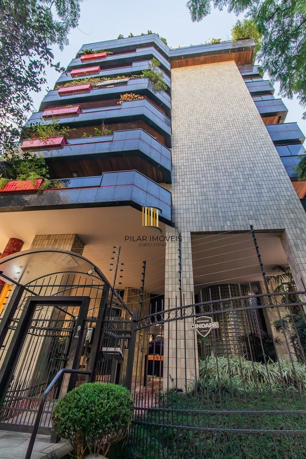 Amplo apartamento de alto padrão com 3 dormitórios