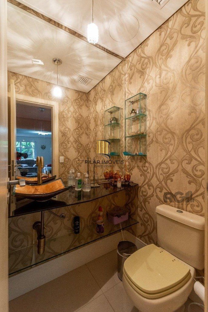 vende exelente casa com 442m² , 4 dormitórios Suíte, garagem para 4 carros