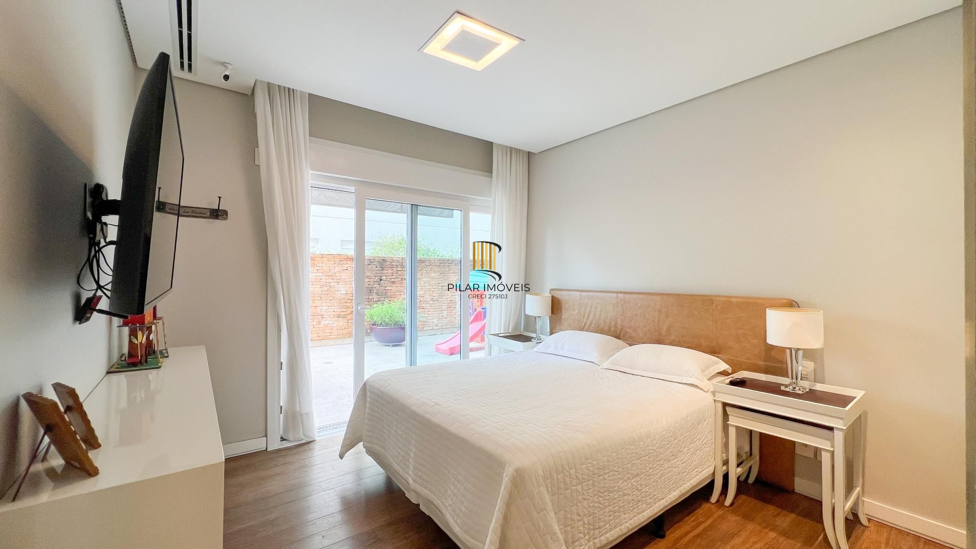 Mansão Suspensa Mobiliada no Las Piedras com piscina e vista para a mata nativa