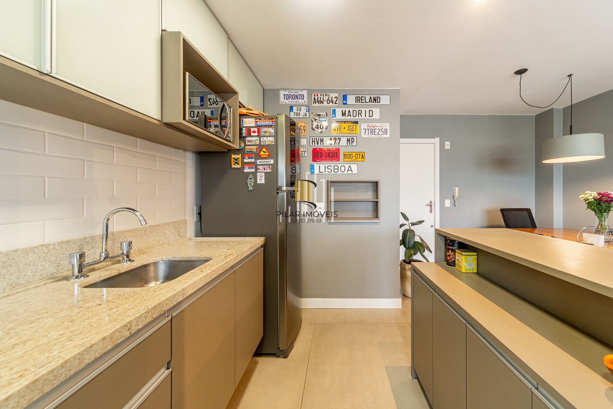 Apartamento mobiliado 60m² | 1 dormitório | Andar alto | Vista livre | 1 vaga