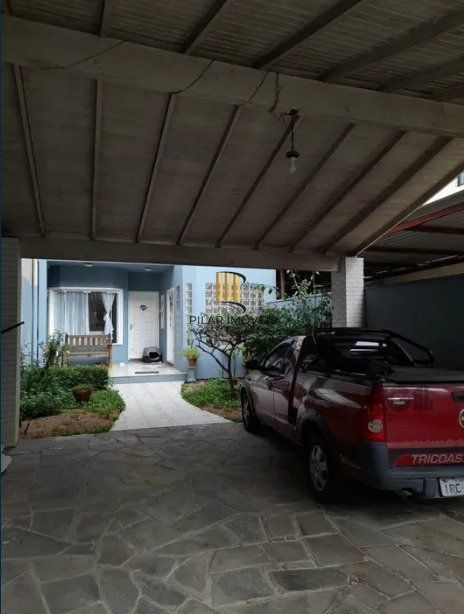 Cara para venda com 3 dormitórios, 1 suíte e 3 vagas no Bela Vista