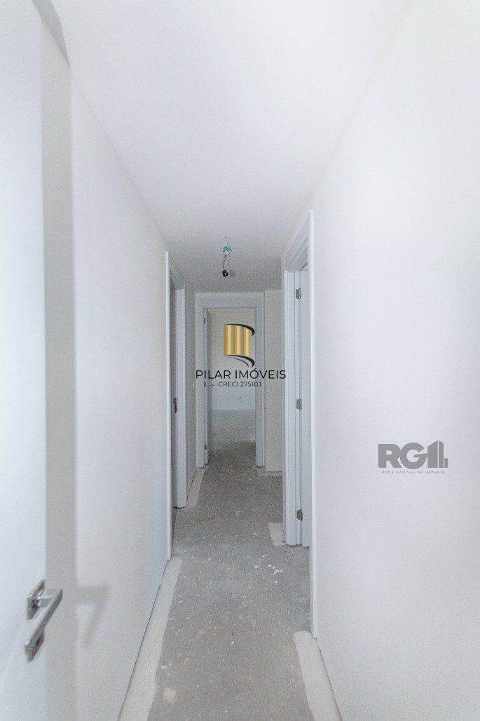 Apto de 3 suítes, andar alto, 115m² privativos com lavabo, cozinha americana e churrasqueira.