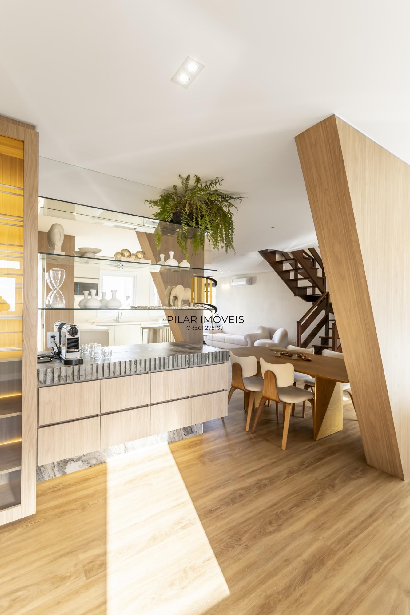Cobertura com 270m² 3 suítes 3 vagas