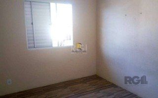 Vende terreno 300m², com 3 casas, casa da frente 2 dormitórios, sobrado nos fundos parte de baixo 2 dormitórios,1 banheiro sala cozinha conjugada,  em cima 3 dormitórios, 2 banheiros, sala e cozinha