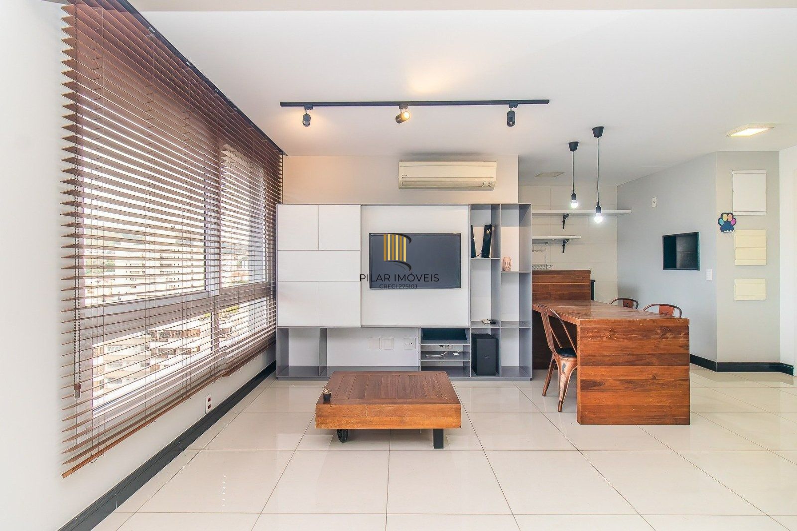 Apartamento 1 dormitório (reversível para 2) | Suíte | Semi Mobiliado