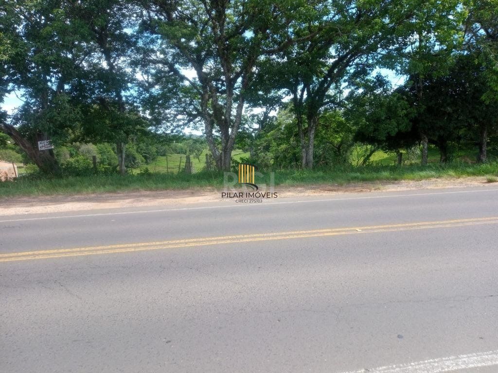 Boletto Imóveis vende Sitio na RS, Com 7 casas, 2 comerciais, excelente local para vários seguimento fácil acesso , rota para gramado, R$3.900,000,00