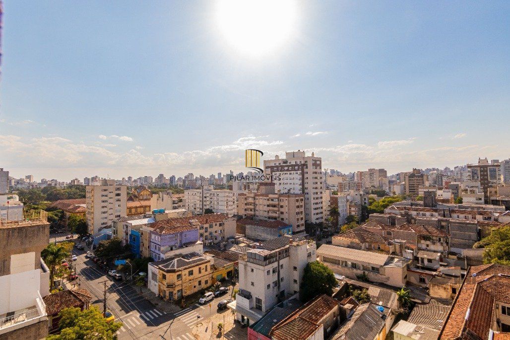 Apartamento á venda, 2 dormitórios, 2 vagas, no bairro Rio Branco, próximo à Redenção.