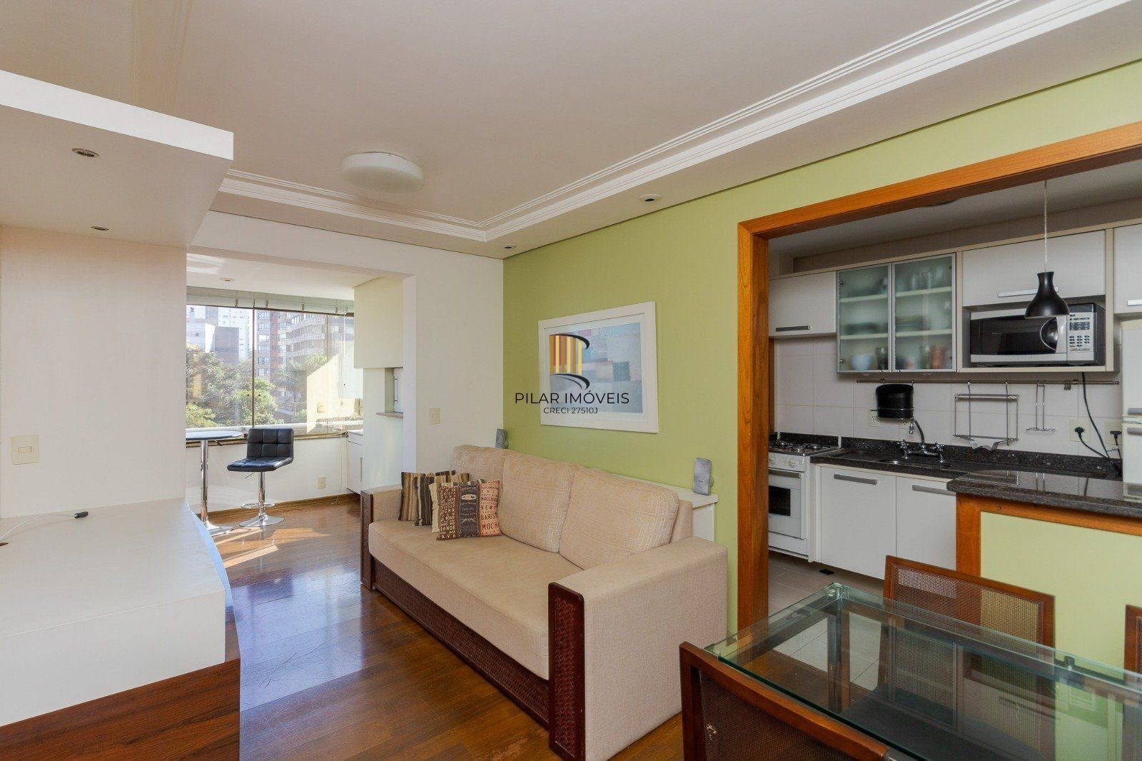 Charmoso apartamento semimobiliado no bairro Bela Vista