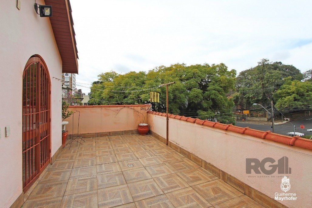 Casa de 250m² Para comprar no Bairro Mont Serrat  Por R$1.125.000,00