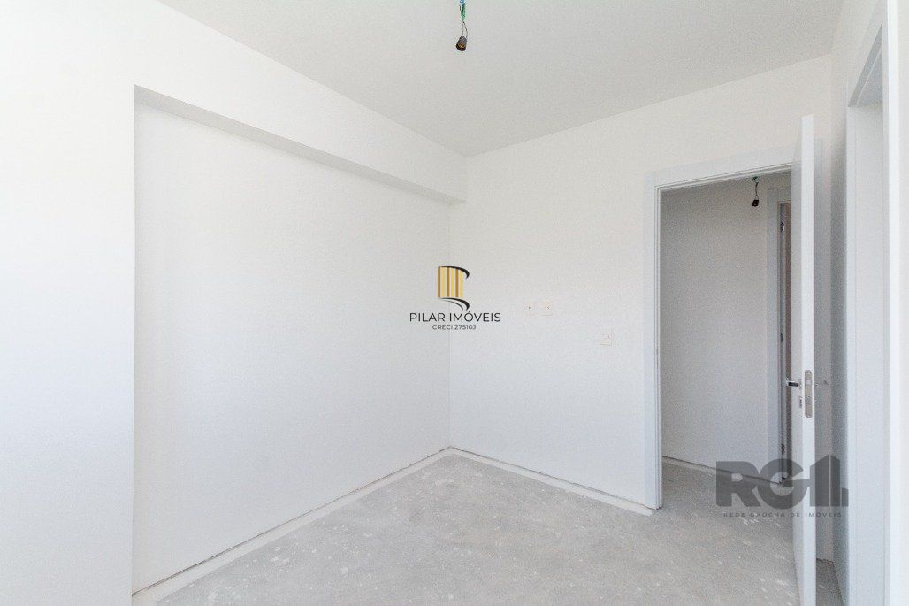 Apto de 3 suítes, andar alto, 115m² privativos com lavabo, cozinha americana e churrasqueira.