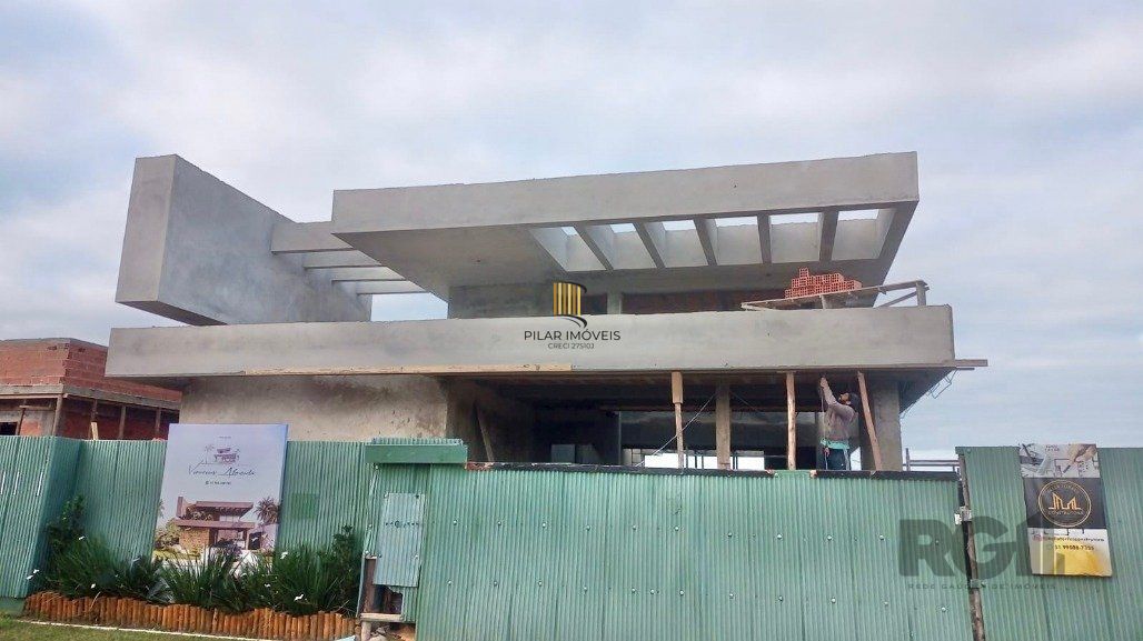 Casa com 3 dormitórios Para comprar Com  246 m² por R$ 1.800.000,00 - Centro - Torres/RS