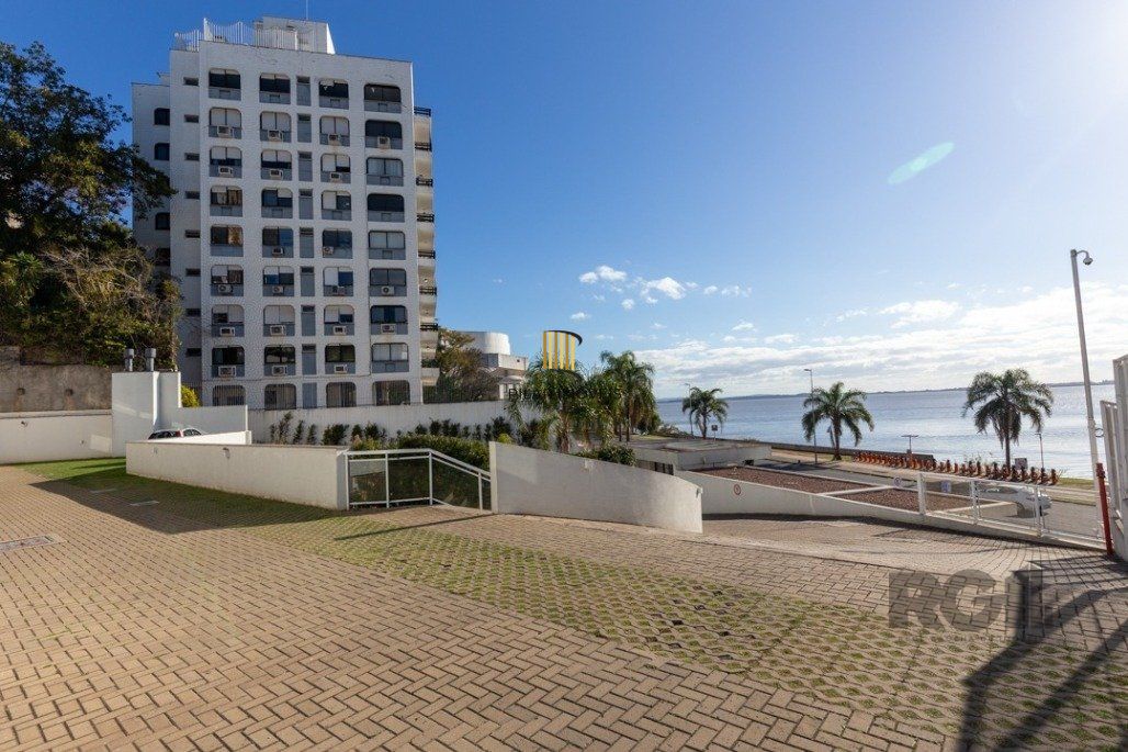 Casa Para comprar em Condomínio,3 dormitórios, deslumbrante vista para o Guaiba