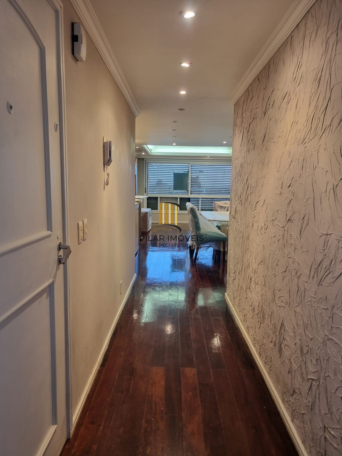 Apto de 3 dormitórios no Mont Serrat com linda vista da cidade e 1 vaga de garagem