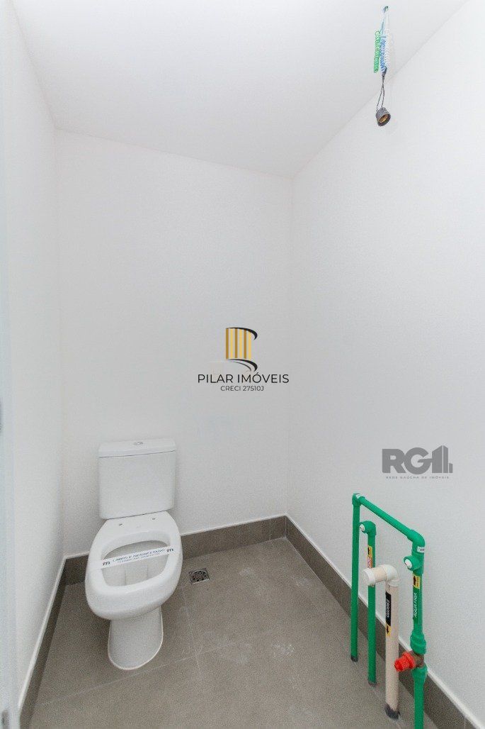 Apto de 3 suítes, andar alto, 115m² privativos com lavabo, cozinha americana e churrasqueira.