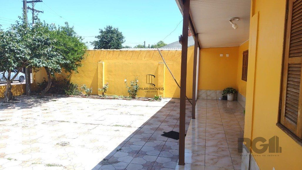 Vende casa com 84m² ,  2 dormitórios, terreno com 300m²