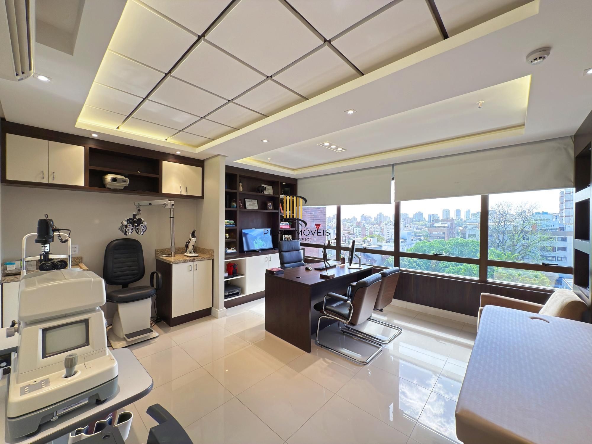 Sala Comercial À Venda Pronta no Mont'Serrat | 37m² | Mobiliada e Decorada | 1 Vaga